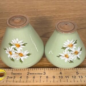 Taylor Smith & Taylor Lazy Daisy Sage Green Ceramic Salt Pepper Shakers Floral